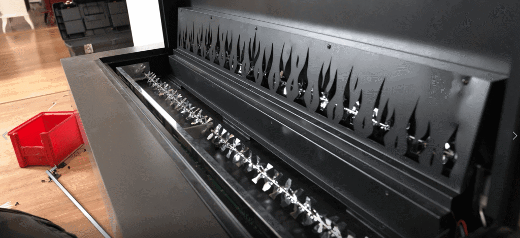 Het vervangen van de led-lampen van het vlammenspel