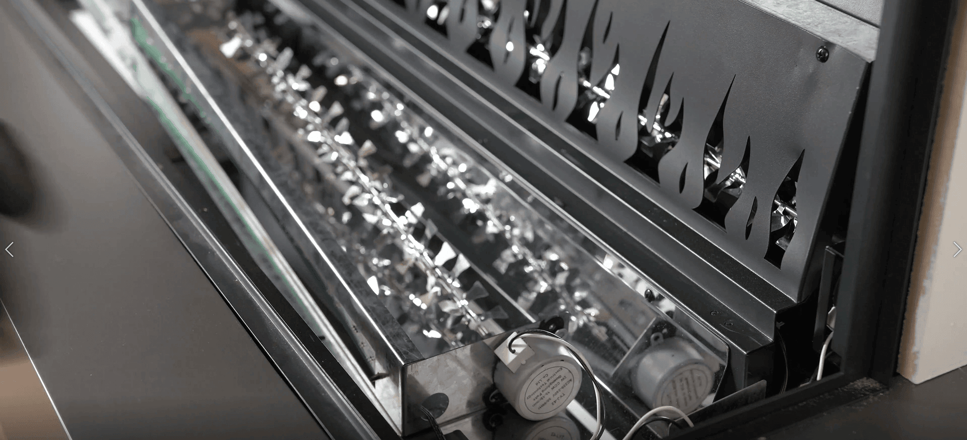 Het vervangen van de motor van het gloeibed